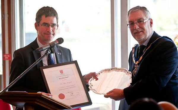 Peter Bonfield receives teh ABE Peter Stone award